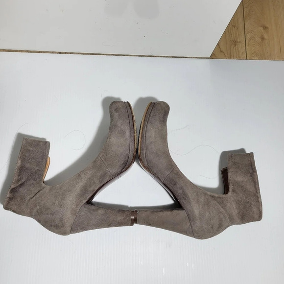 Chie Mihara velcro ankle strap round toe heels gray size 38 equivalent 8.5 - Picture 4 of 8